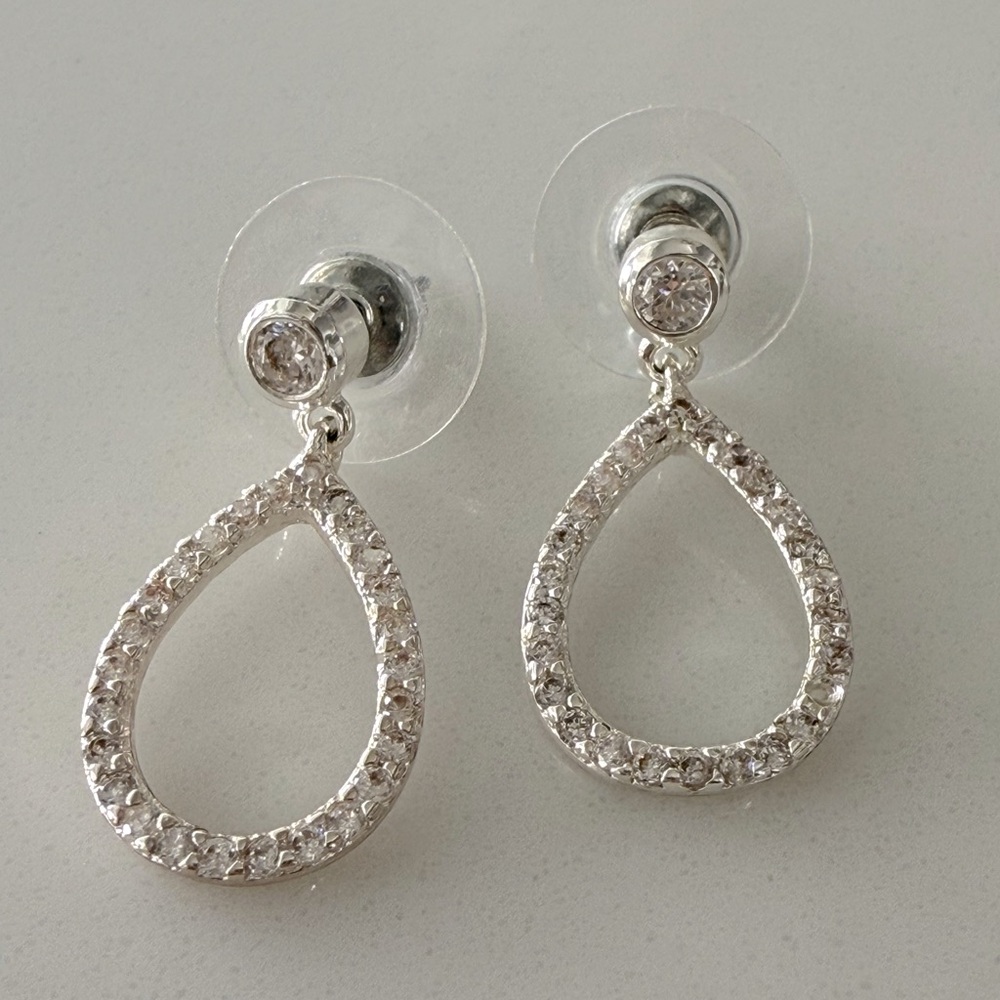Fashion Diamond Inspired Drop Earrings
Bundle 3 for $10